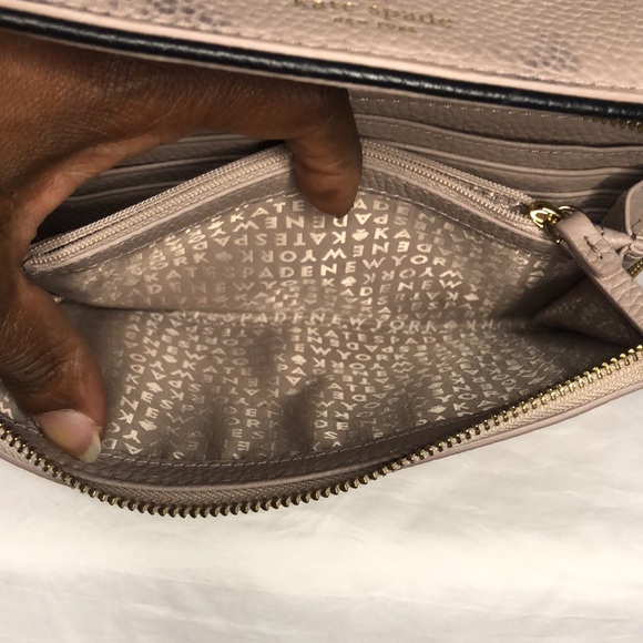 KATE SPADE Chester Street Avie blush colored and black leather crossbody. - Picture 13 of 15